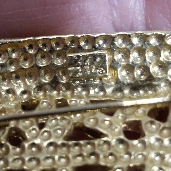 Christmas brooch gift has AAI on the back 1.1642 - Picture 4 of 9